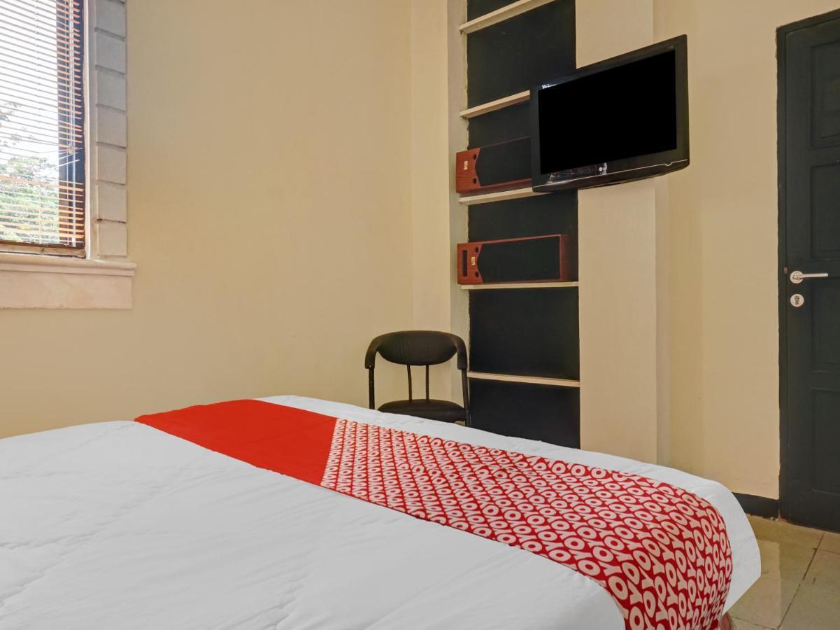 Oyo 90702 Wisma Tobana Kebayoran Mencil Ngoại thất bức ảnh